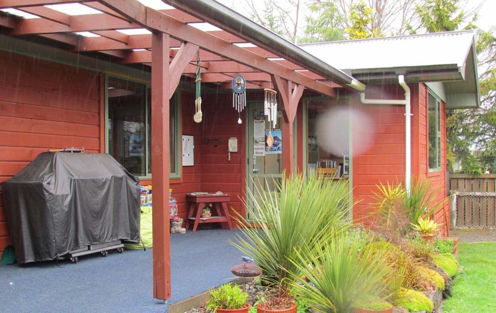 Birchwood Cottages Te Anau Exterior foto